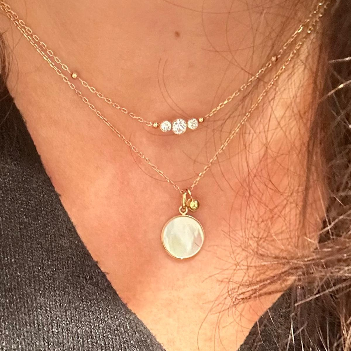 Collier en acier inoxydable doré : le bijou durable, élégant et tendance