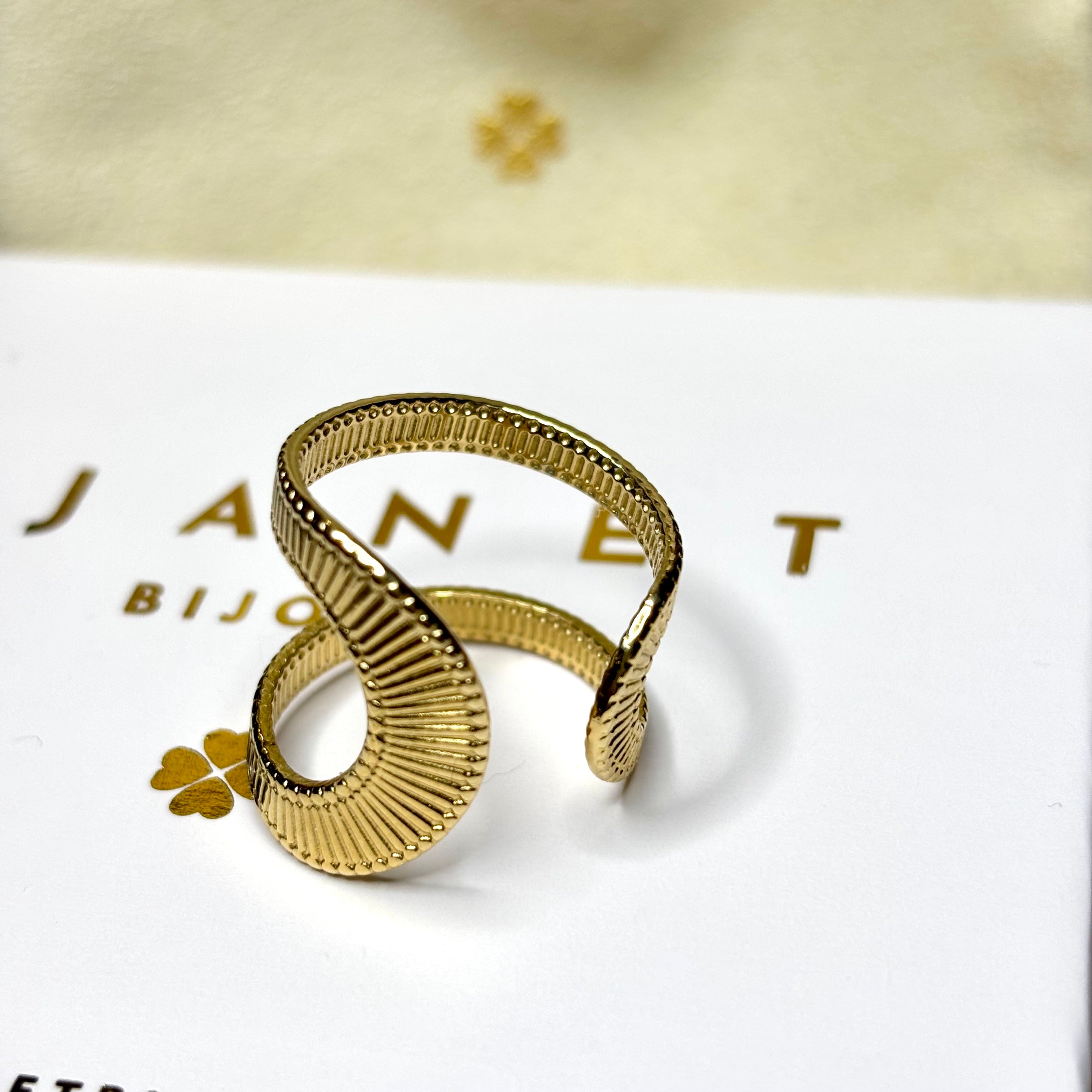 Bague ondulée acier inoxydable doré Alma