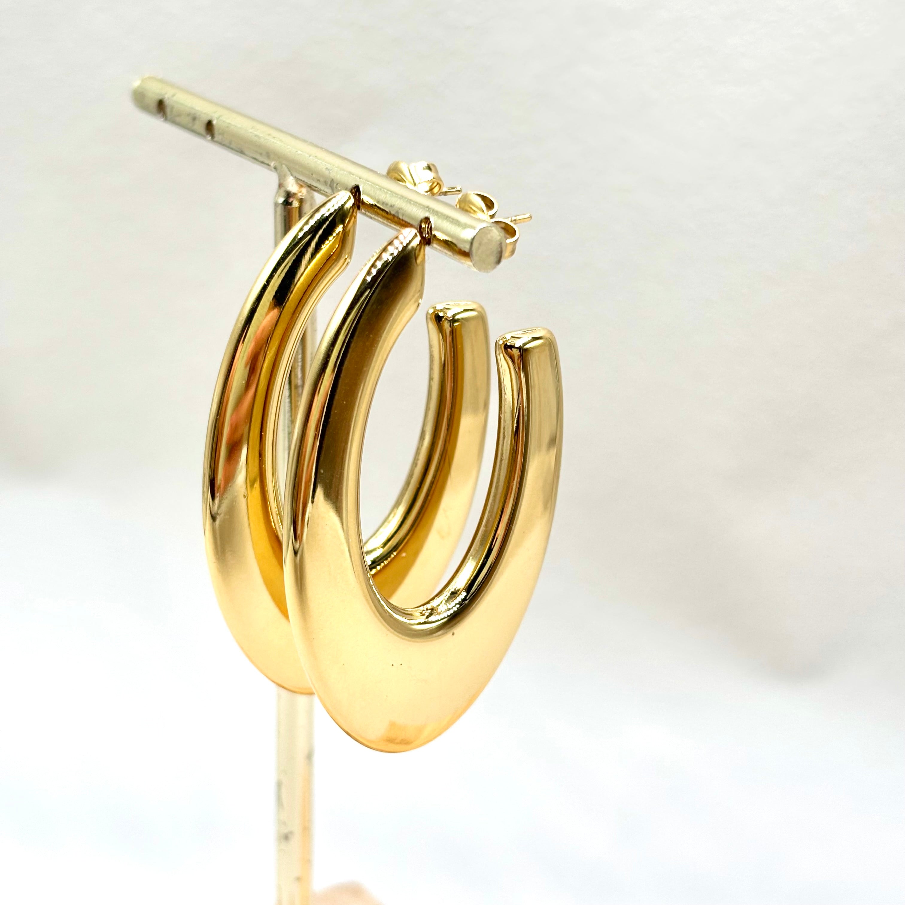 Boucles d'oreilles créoles ovales effet plat acier inoxydable doré sur support doré