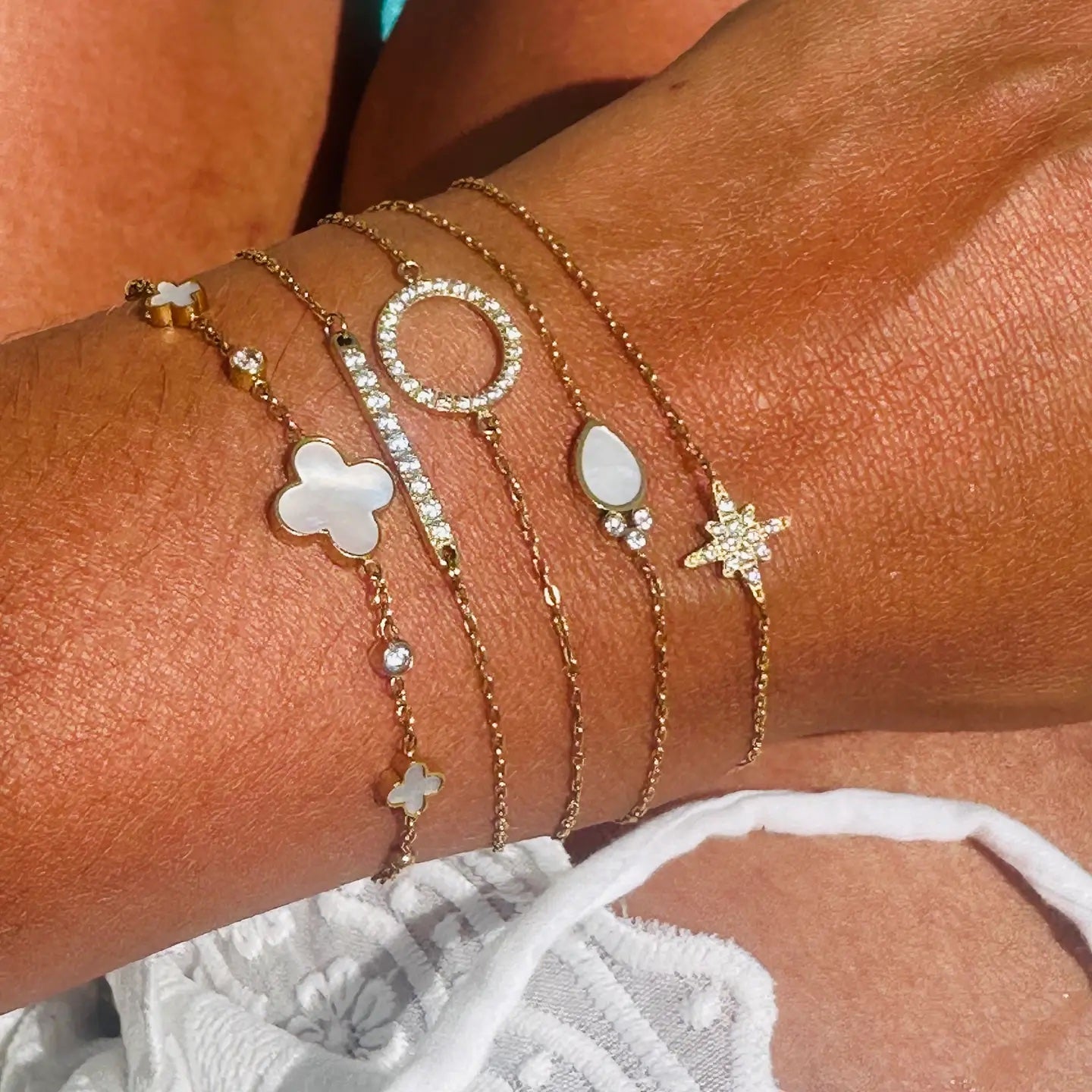 Accumulation Bracelets Collection Signature en acier inoxydable doré à l'or fin 316L doré à l'or fin 14 carats Nacre et Zirconium