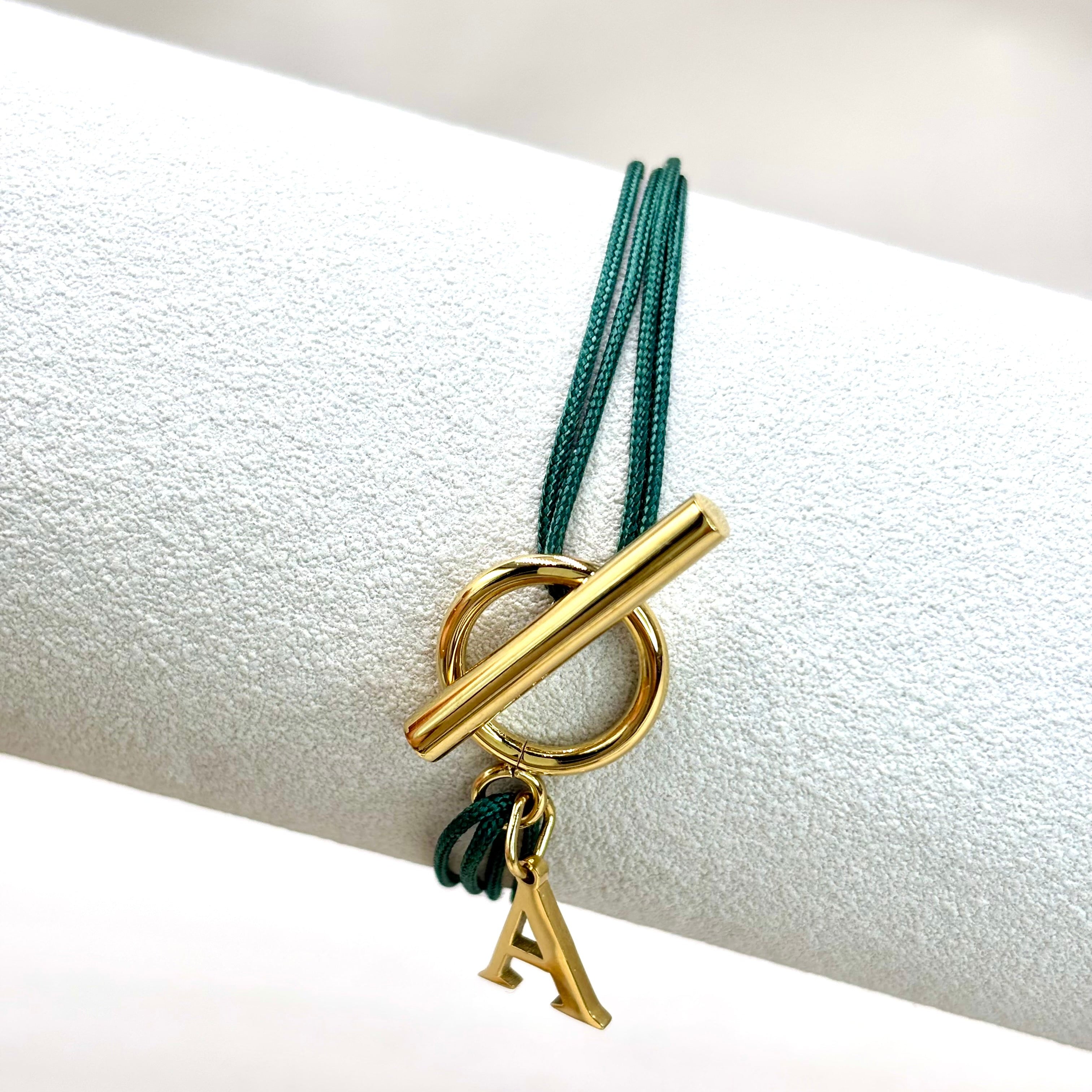 Bracelet double cordon vert personnalise avec lettre initiale fermoir T Toggle en acier inoxydable dore à l'or fin