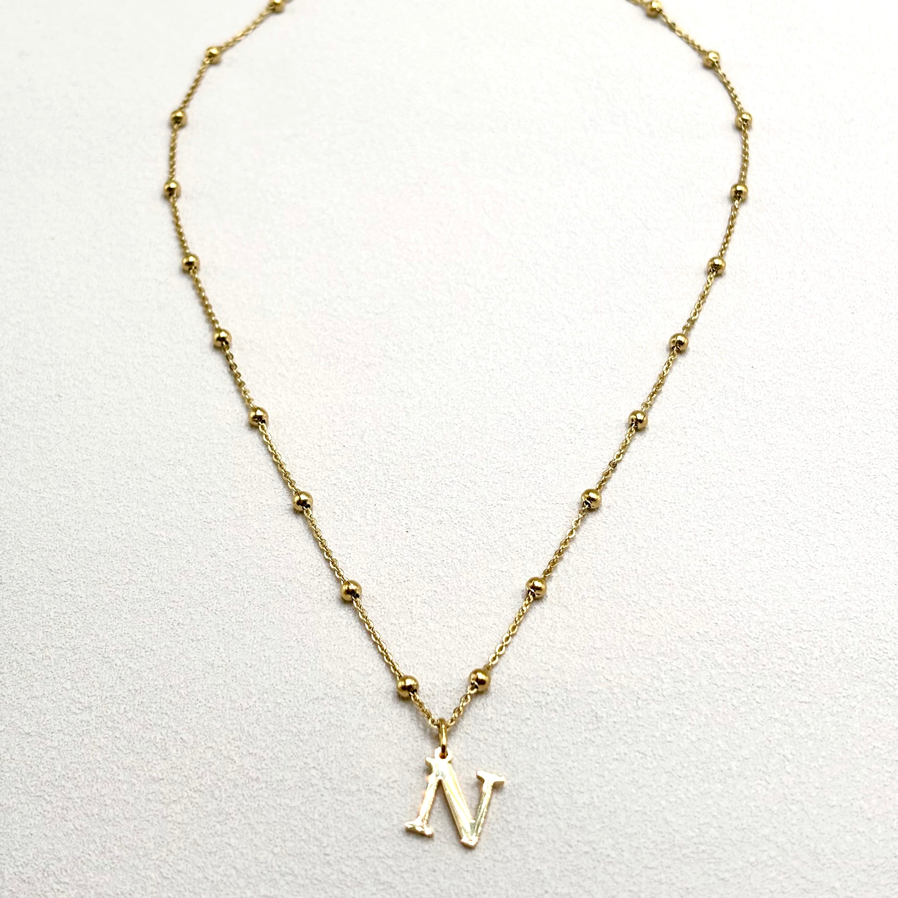 Collier personnalisé chaine maille boules lettre N