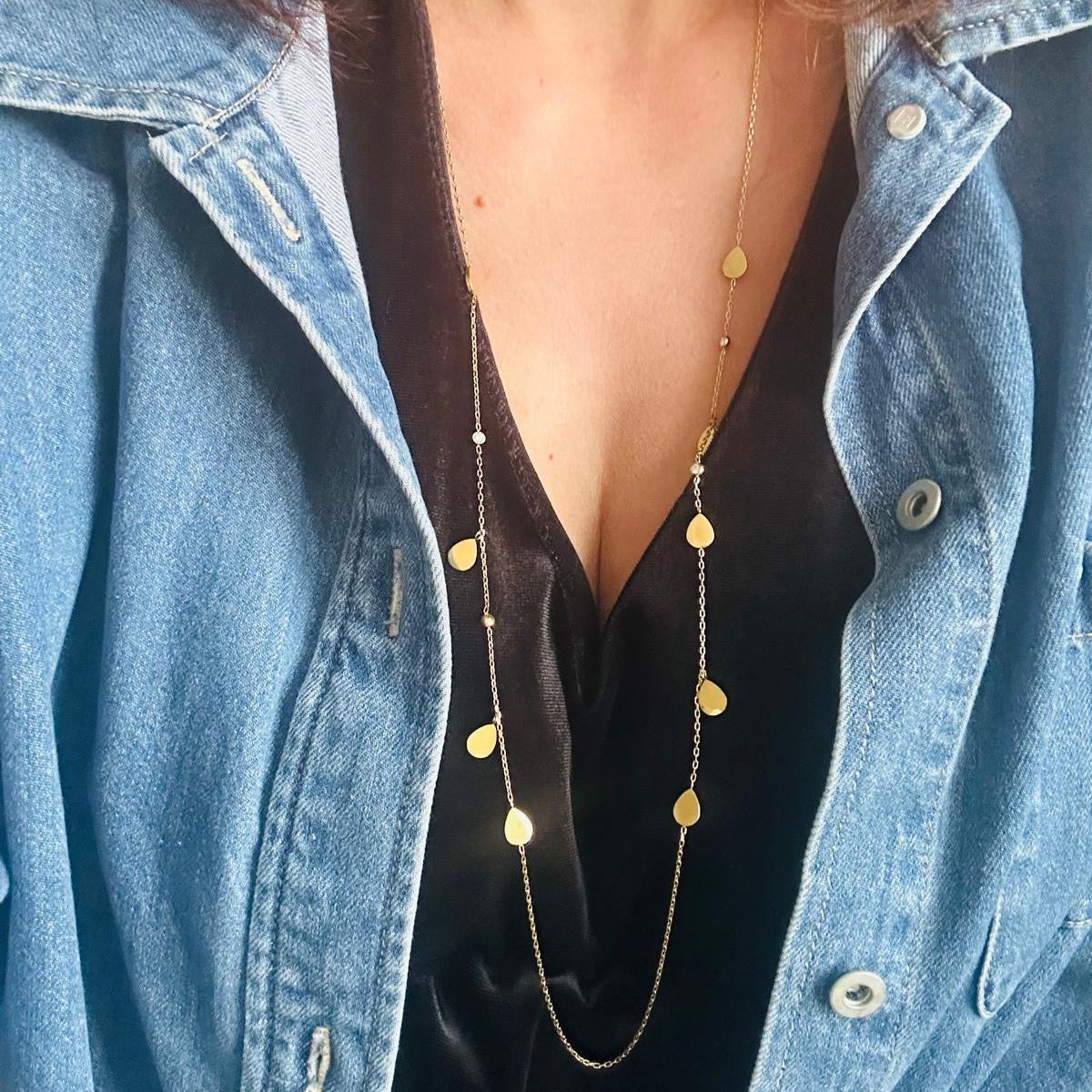 Collier sautoir en acier inoxydable doré orné de gouttes et de zirconium