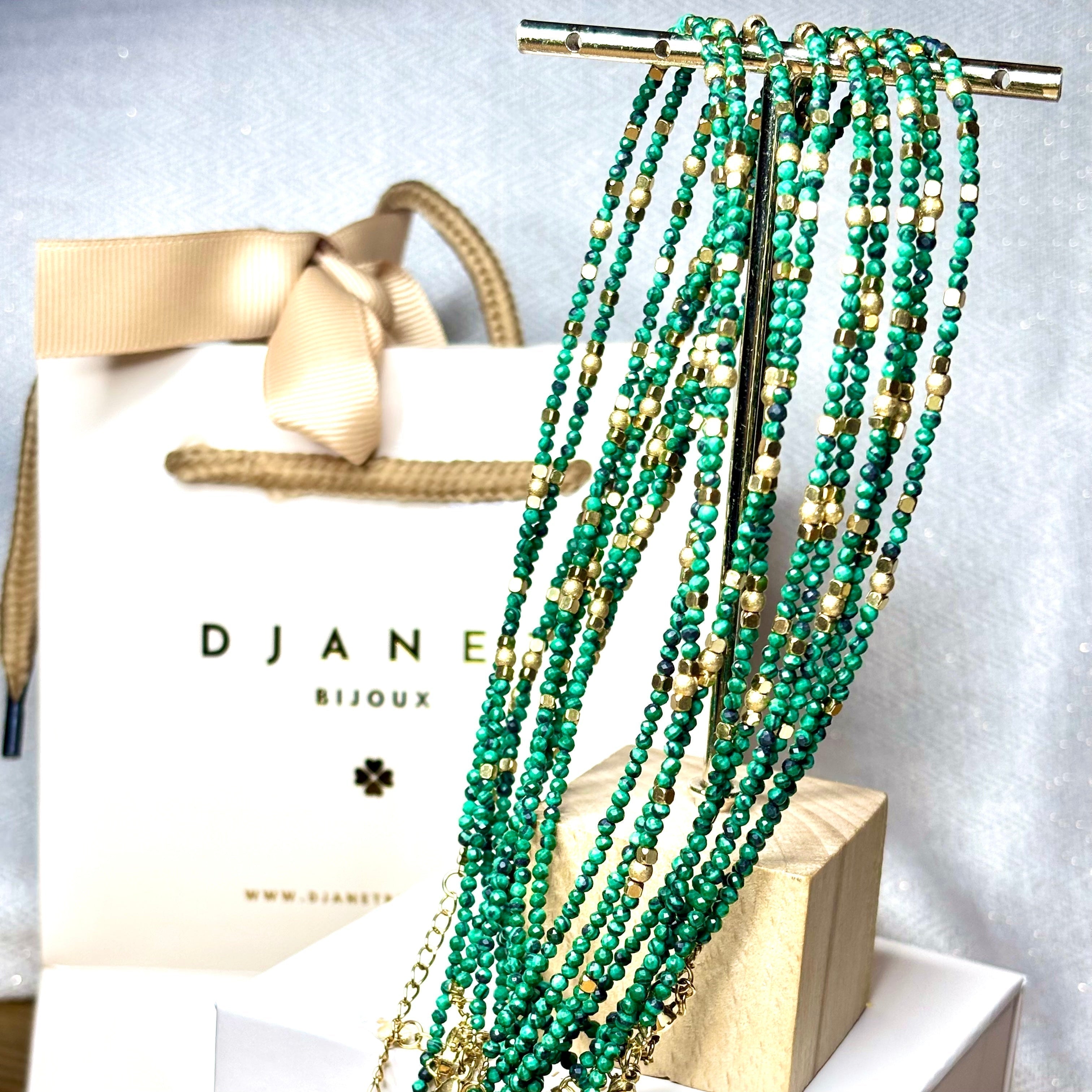 Malachite : signification, vertus et bijoux en pierre naturelle