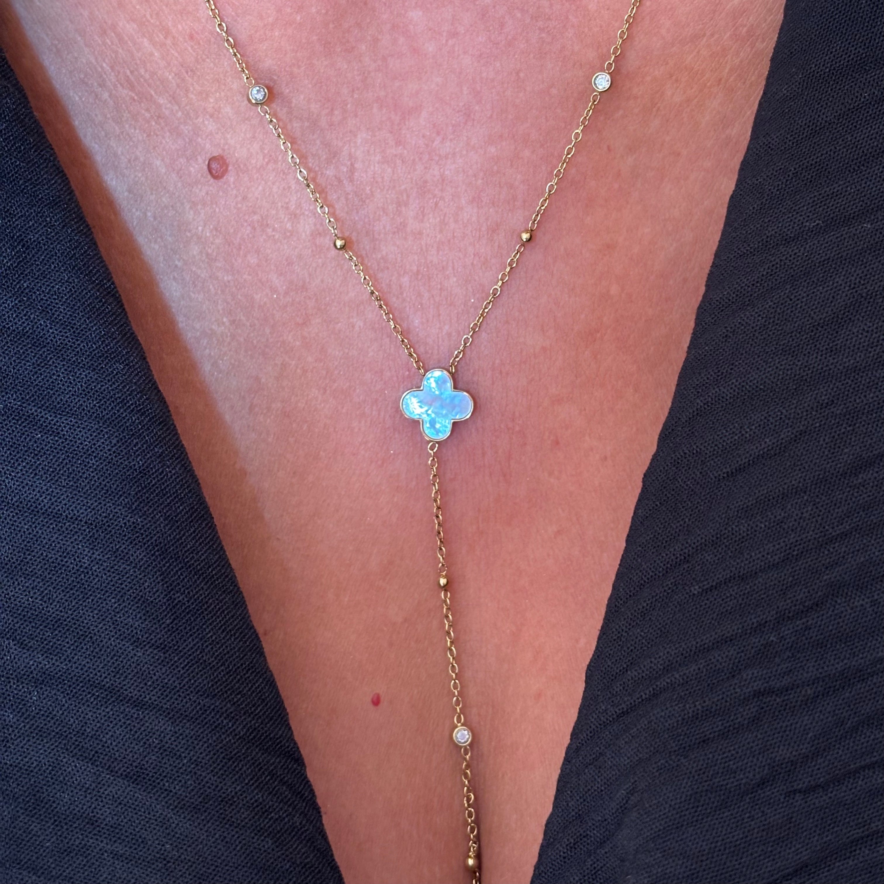 Collier cravate trèfle nacre en acier inoxydable doré avec zirconium 