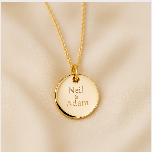 Collier Personnalisé Femme Médaille à Graver – Doré à l’Or Fin | Djanet Bijoux