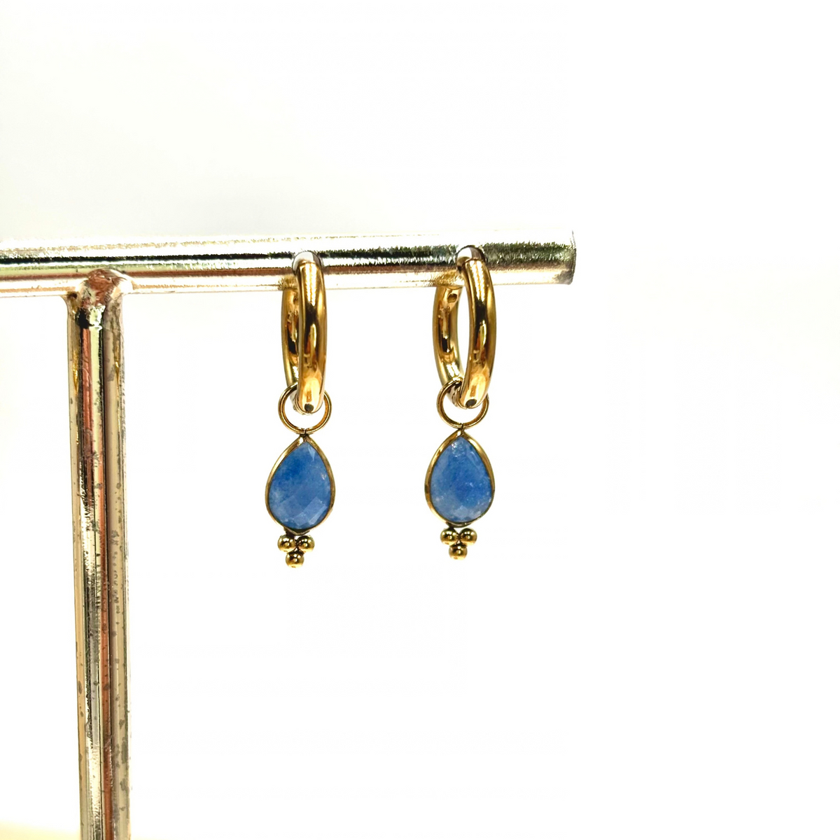 Boucles d'oreilles mini créoles dorées goutte aventurine bleue