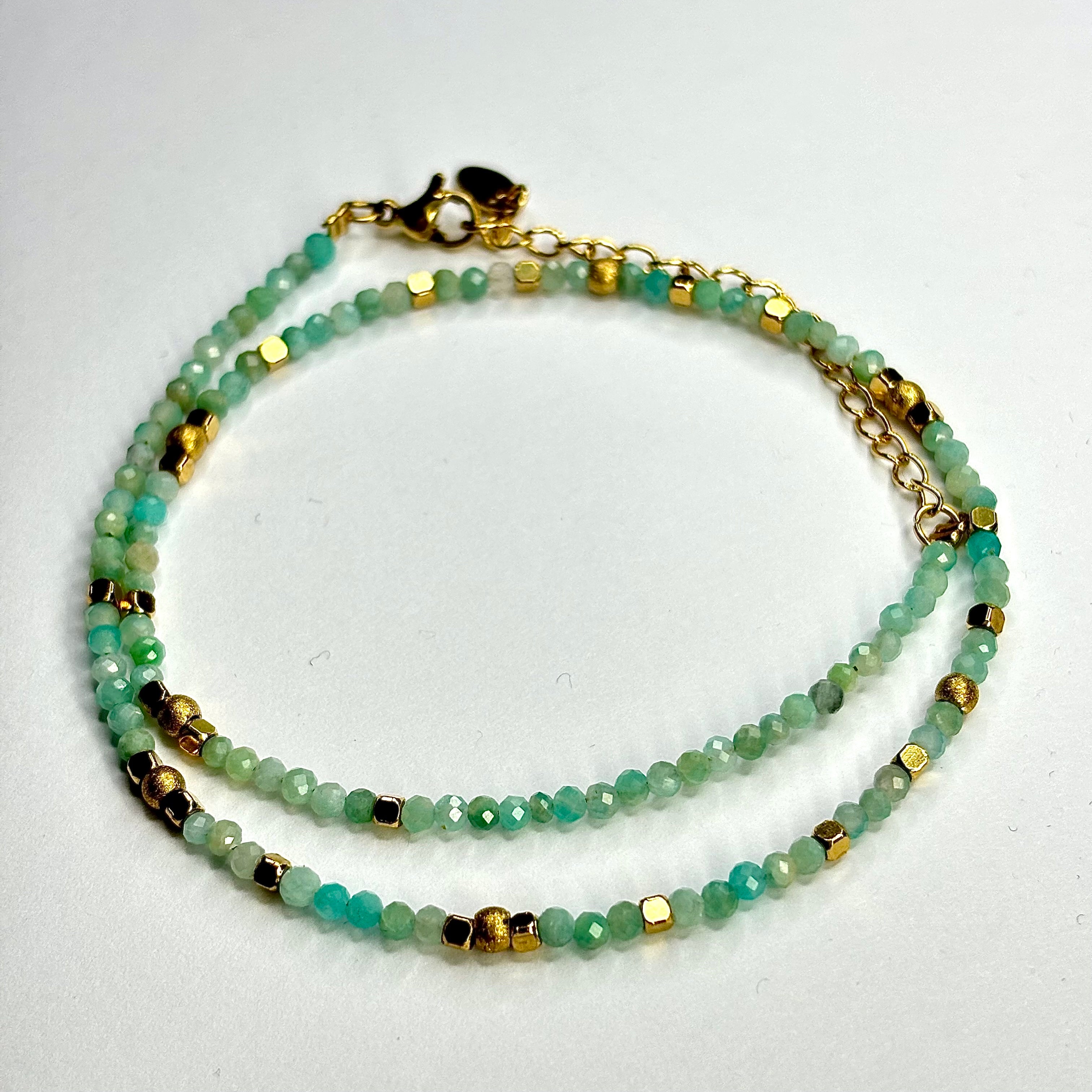 Bracelet amazonite hématites dorées double tours 