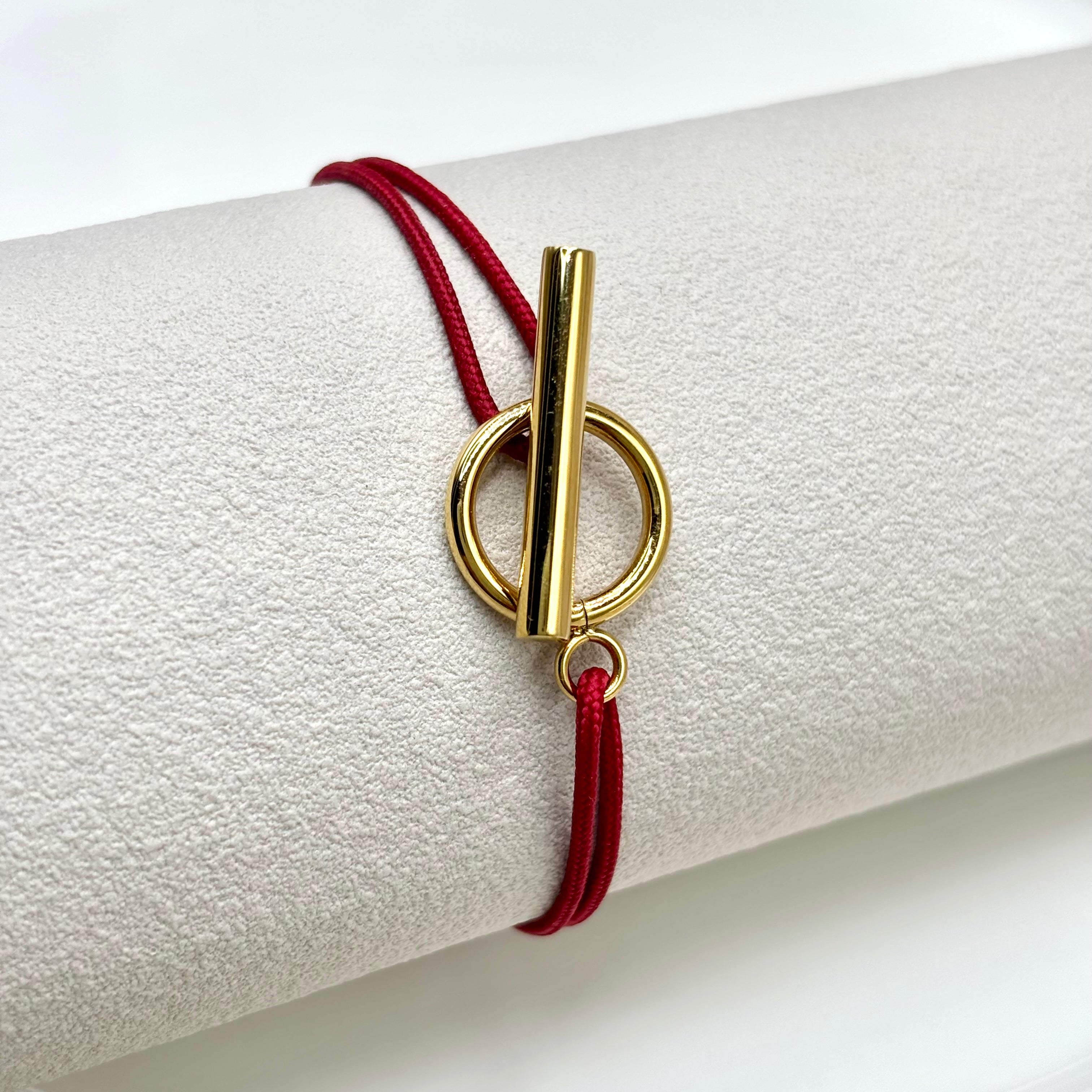 Bracelet cordon rouge à noeuds coulissants en acier inoxydable doré à l'or fin  