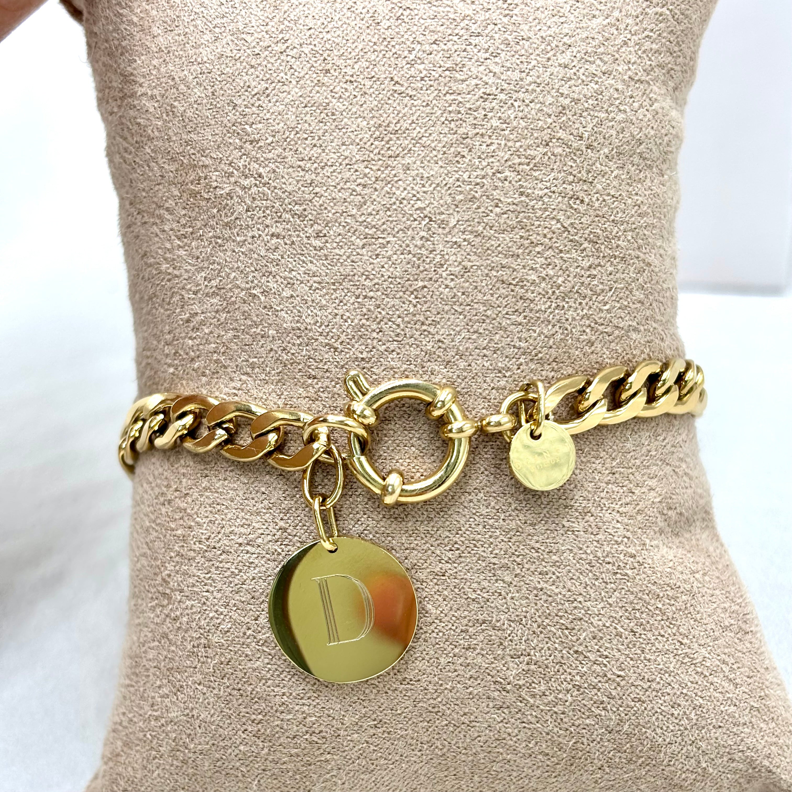 Gourmette en acier inoxydable doré à l'or fin 14K et fermoir mousqueton rond pendentif lettre gravée