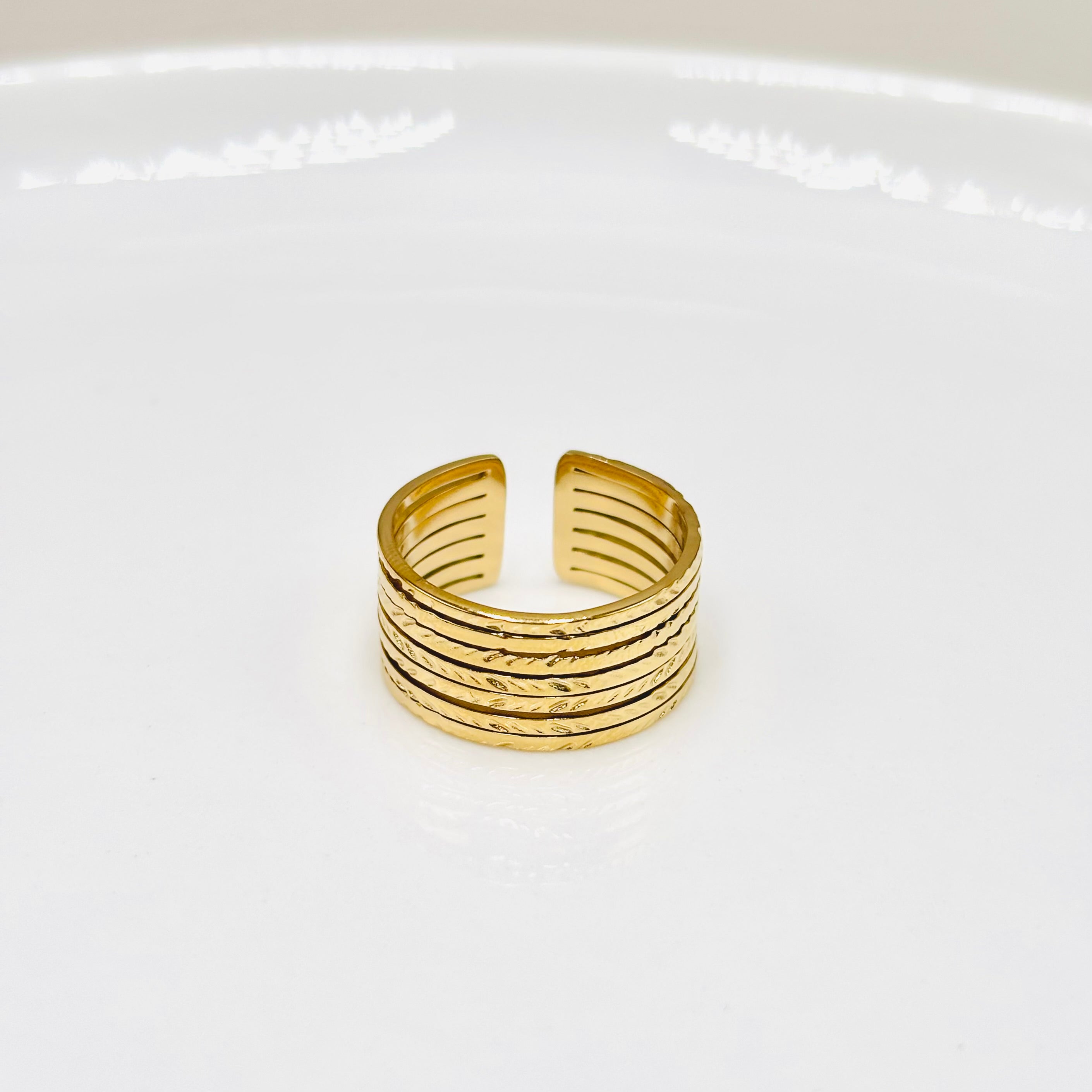 bague acier inoxydable doré large martelée striée ajustable femme