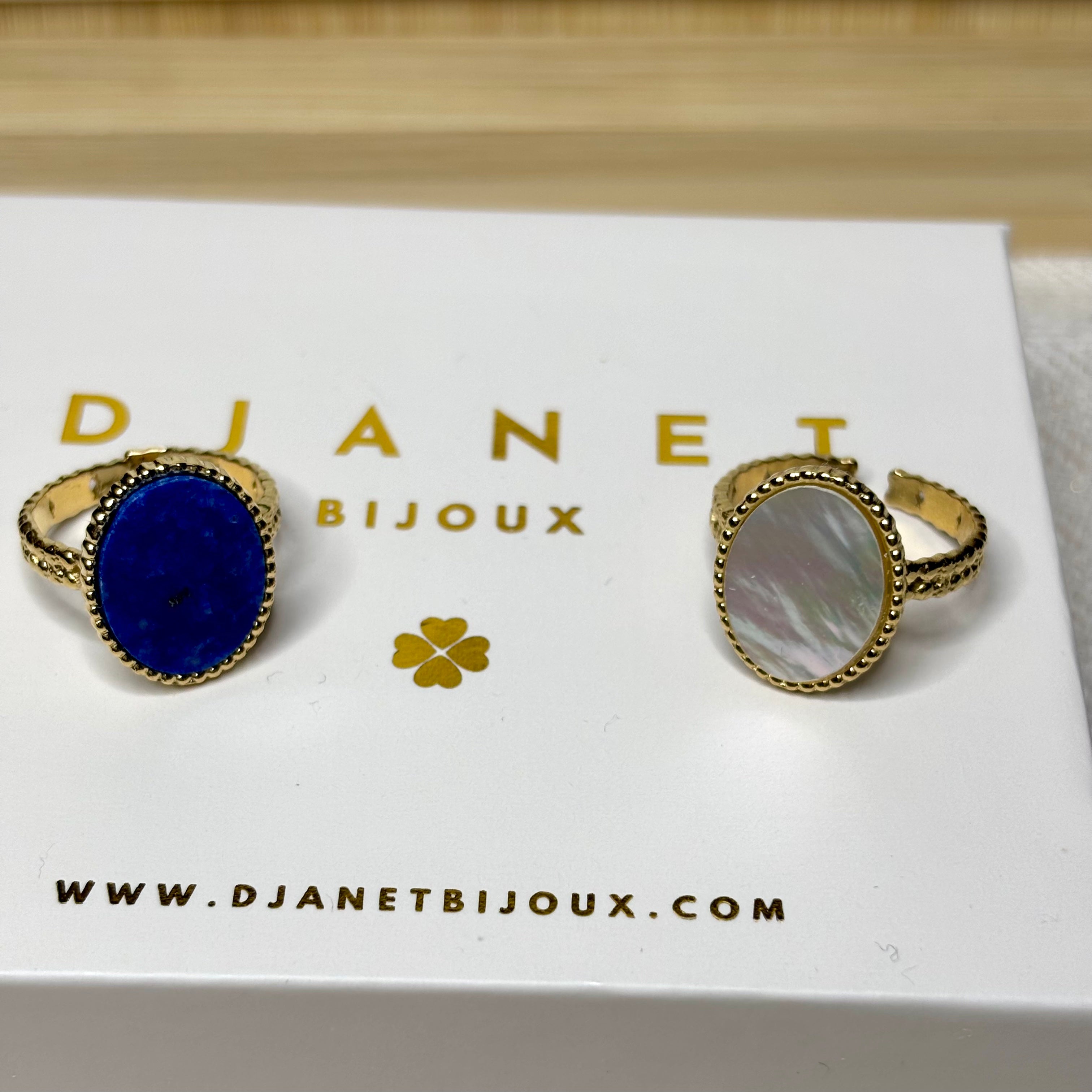 Bagues ovales ajustables acier inoxydable doré Romy en nacre et en lapis lazuli